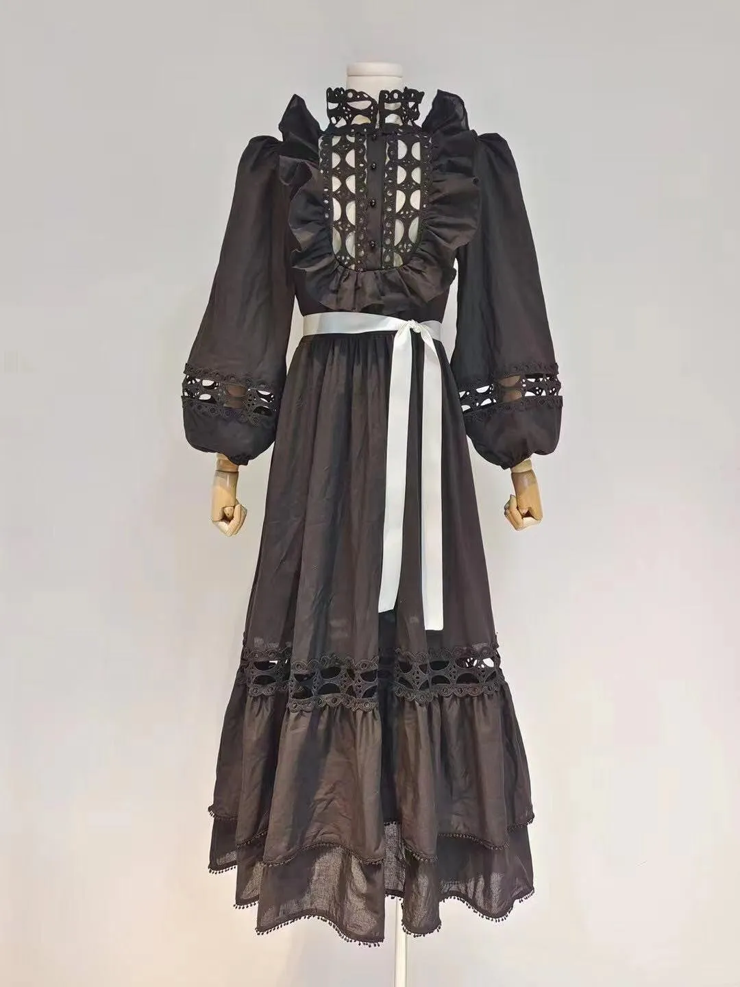 KittenAlarm - Aiken Belted Maxi Dress