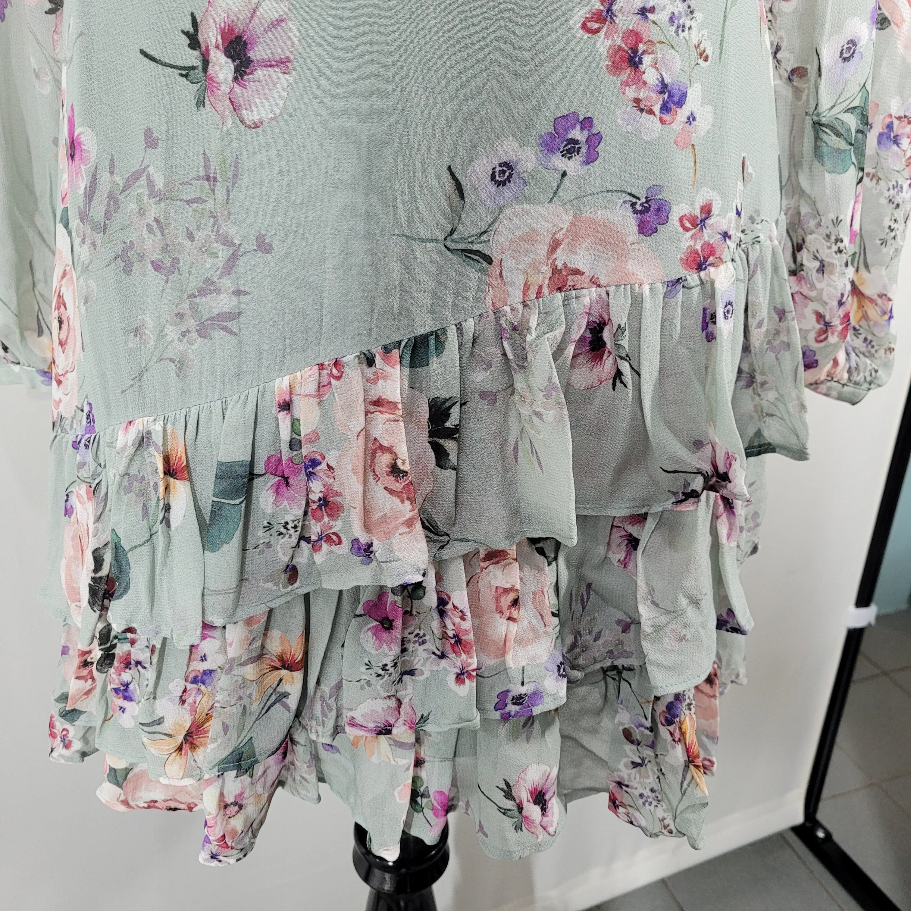 Yumi Kim Silkwood Sage Jenna Mini Dress Blouson Long Sleeves Ruffle Skirt Detail Size Small